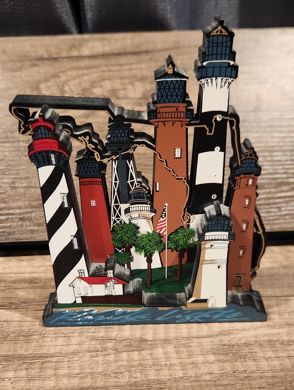 EUC Vtg. Shelia's Florida Lights 2D Wooden Art Sculpture - Multicolor